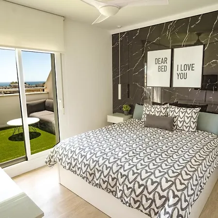 Daire Beautiful With 2 Terraces, Pool & *