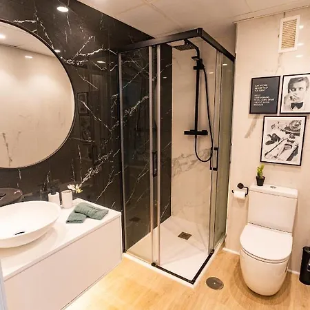 Beautiful With 2 Terraces, Pool & טורמולינוס