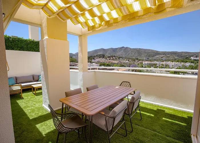 Beautiful With 2 Terraces, Pool & Appartamento *