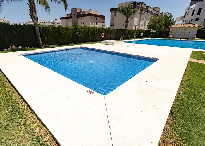 아파트 Beautiful With 2 Terraces, Pool & 토레몰리노스