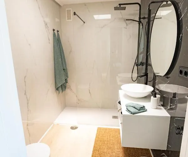 Beautiful With 2 Terraces, Pool & *