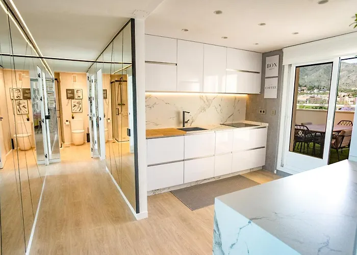 Beautiful With 2 Terraces, Pool & Appartamento Torremolinos