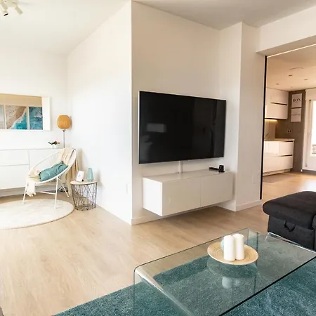 Beautiful With 2 Terraces, Pool &